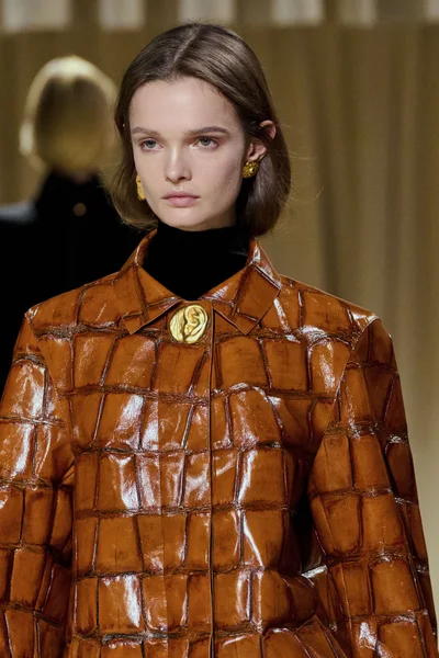 Look 57